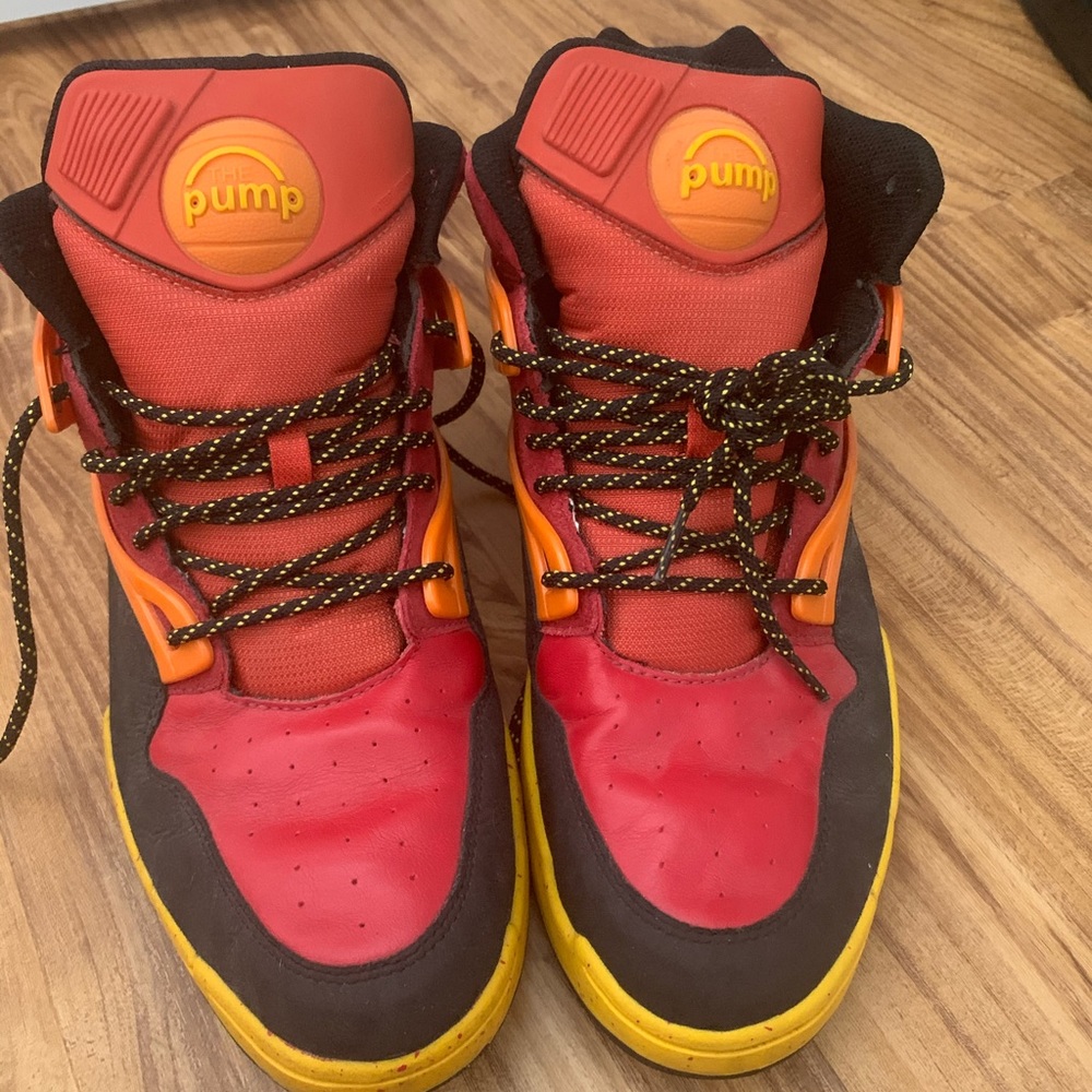 Reebok retro Pump shoes worn once or twice
